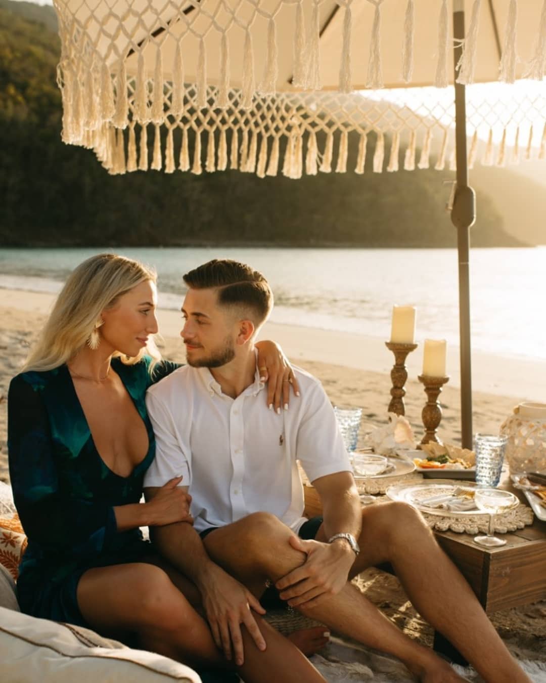 Check out more from this engagement in today's stories or over at @kellipeevey These beach setups give me sweet butterflies! So fun to be a part of these magical moments.