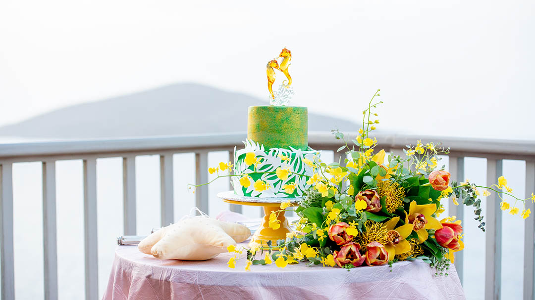 The perfect wedding cake for your destination wedding.